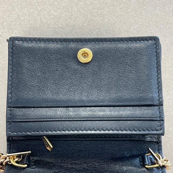 GUCCI Calfskin Diagonal Striped Zumi Chain Wallet - Black Beige - Preloved - Picture 9 of 15